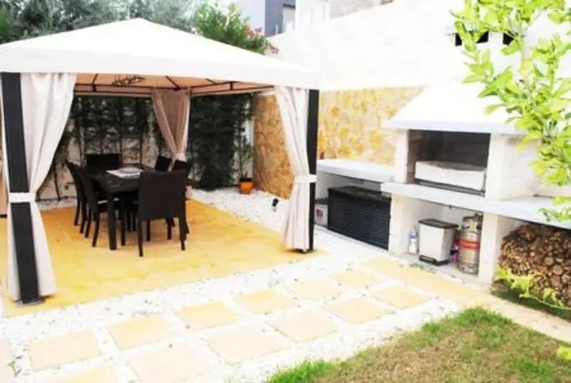 Villa 3 Dormitorios La Zenia Piscina Privada Garaje Chimenea