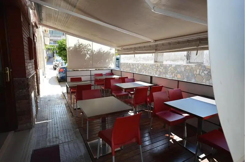 Restaurante con Apartamento de 3 Dormitorios en Benijofar