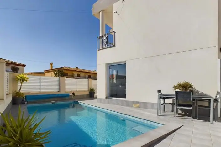 Villa 3 Dormitorios Los Narejos Piscina Climatizada