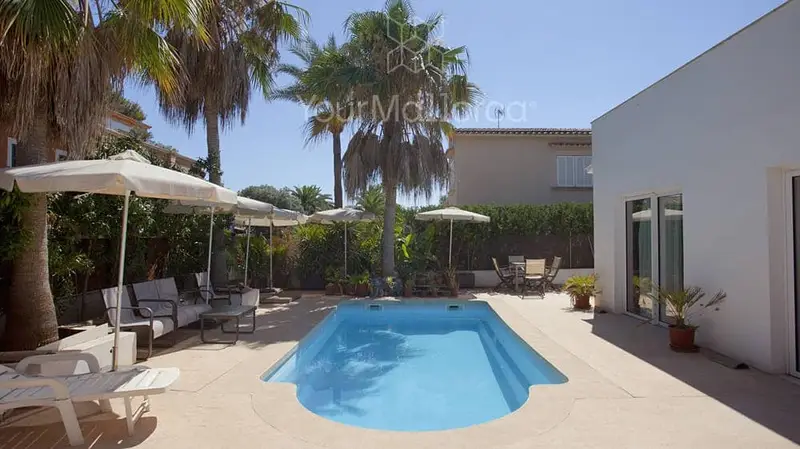 Chalet en Port Verd con Vistas al Mar y Piscina