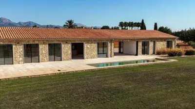 Finca de Lujo en Inca con 5 Dormitorios y Piscina