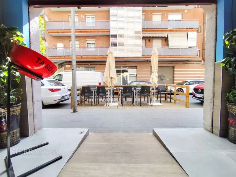 Venta Local Comercial con Terraza en Centelles