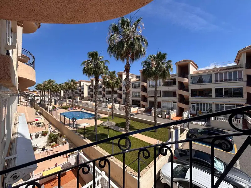 Apartamento en Orihuela Costa con Piscina