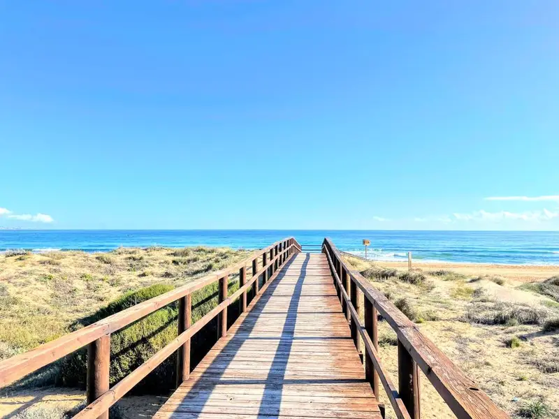 Apartamento con Vistas al Mar en Arenales del Sol