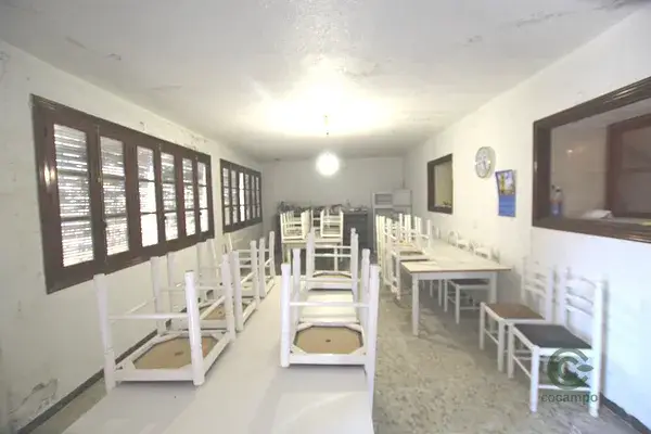 Casa de Campo con Casa Cueva y Boxes para Caballos en Murcia