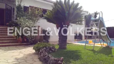 Casa en Venta La Canada Paterna 4 Dormitorios Piscina Jardin