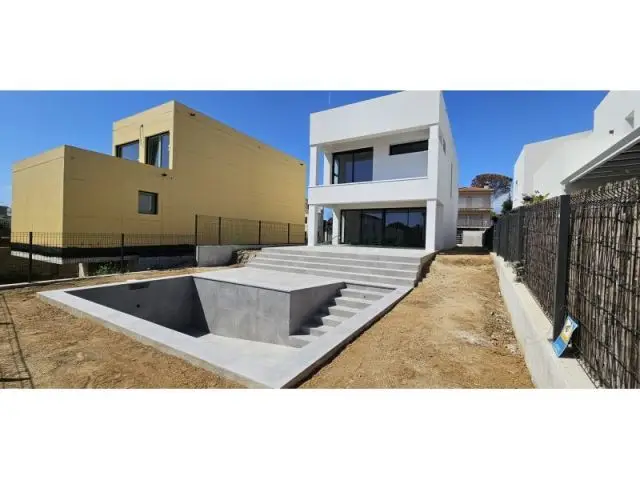 Casa Nueva Can Cornet 185m2 4 Habitaciones Piscina Jardin Garaje