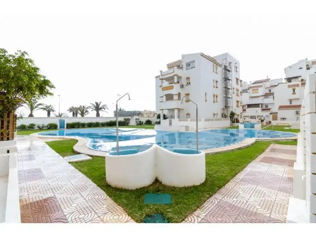 Apartamento Primera Linea Playa Roquetas de Mar Piscina