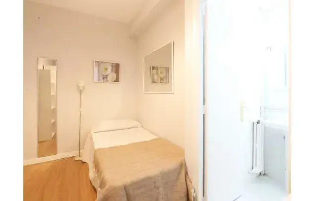 Alquiler de Habitaciones 160m² Madrid Nueva Espa							ña