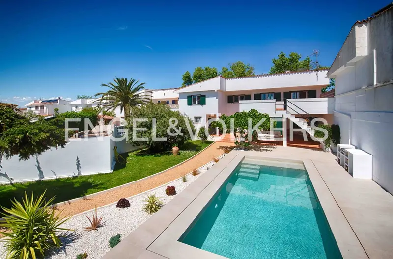 Chalet en venta Empuriabrava con amarre y piscina