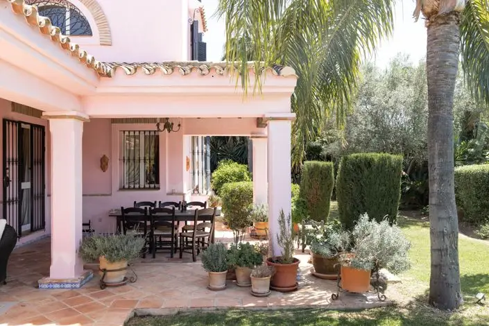 Villa de Lujo en Venta 5 Dormitorios Estilo Andaluz