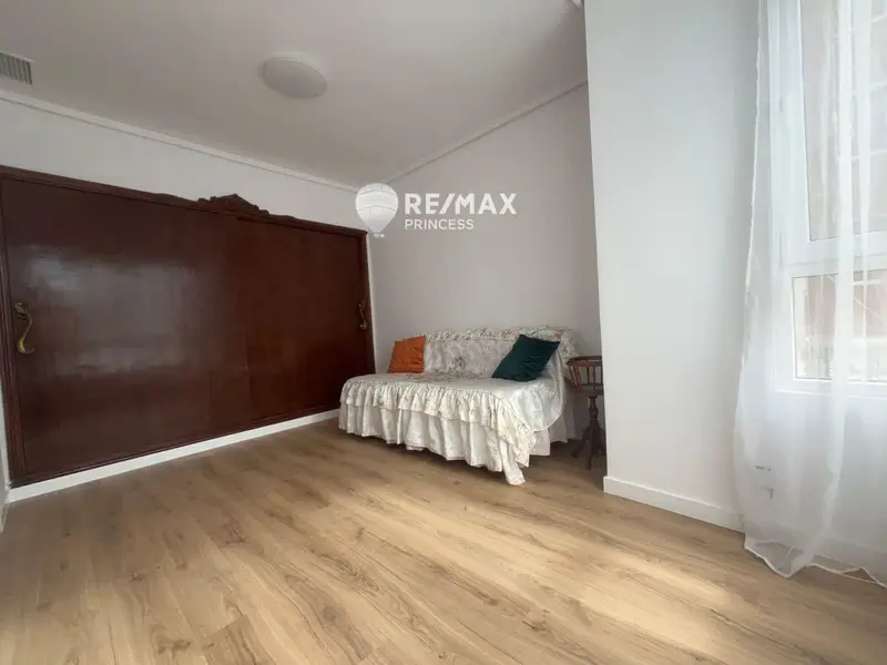 Piso en venta en San Antón Alicante 124m2 4 habitaciones