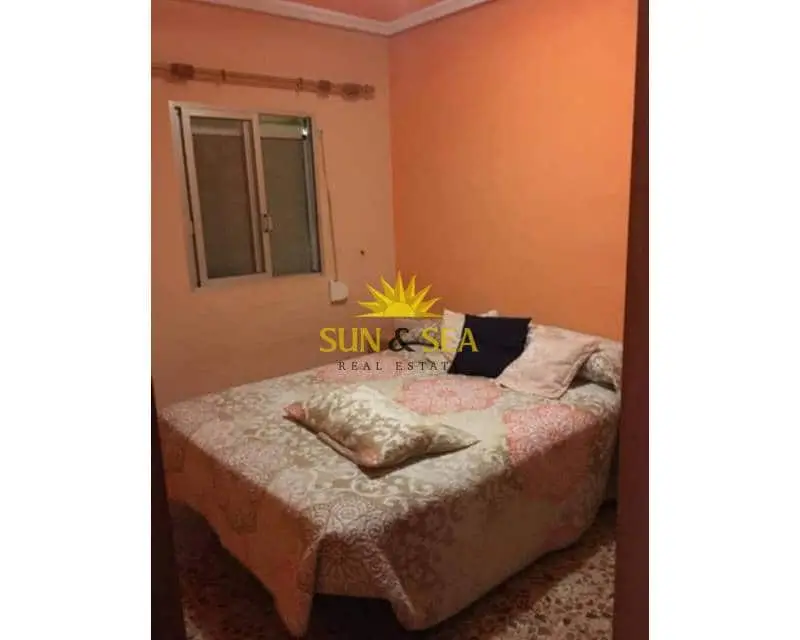 Apartamento en Alquiler Cartagena 50m2 3 Dormitorios 1 Baño Trastero