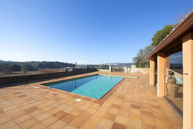 Masia con 43500m2 de terreno en Calella de Palafrugell