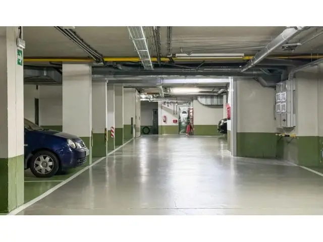 Garaje con Trastero en Venta en Donostia San Sebastian