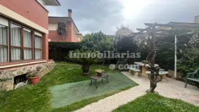 Chalet Independiente con Jardin en Urbanizacion Privada