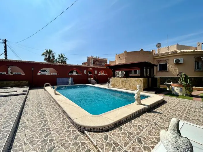 Villa de 3 Dormitorios en Venta en Torrevieja