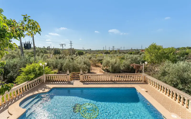 Finca Mallorquina con Piscina y Vistas a la Montana en Marratxi