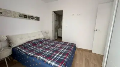 Casa en Alquiler Gran Alacant: Amplio Bajo con Terraza y Jardin