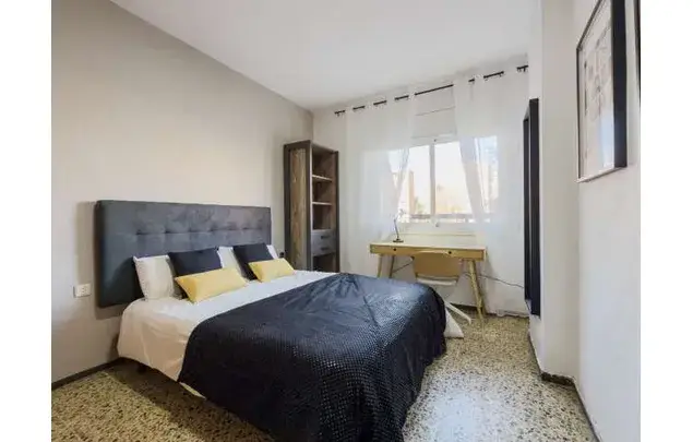 Alquiler piso 100m2 5 habitaciones Barcelona