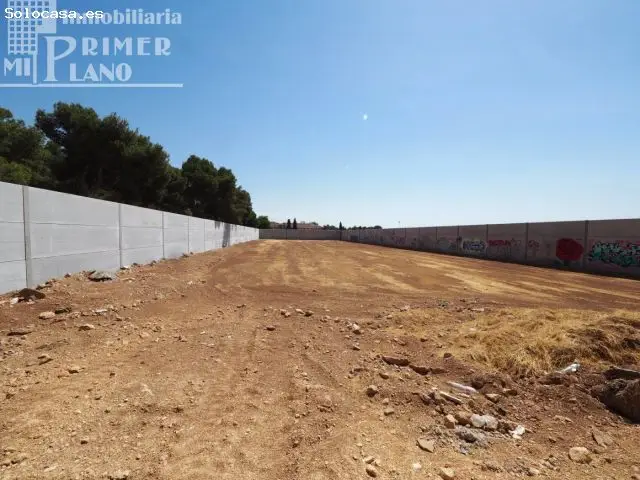Solar en Venta Junto al Parque de la Constitucion 3155m2