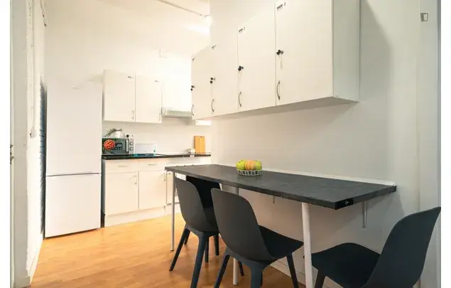 Alquiler Apartamento 4 Dormitorios Barcelona Raval