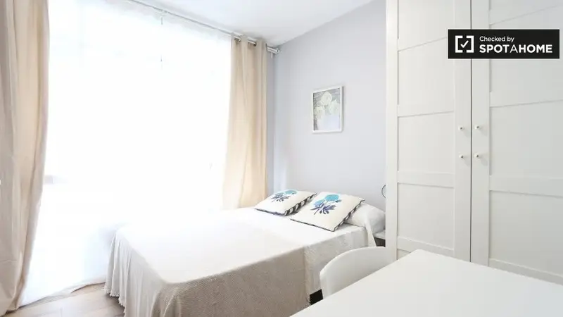 Apartamento en Madrid 5 Dormitorios 2 Baños Alquiler Spotahome
