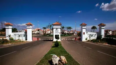 Casa Adosada en Urbanizacion Privada con Golf y Seguridad 24h