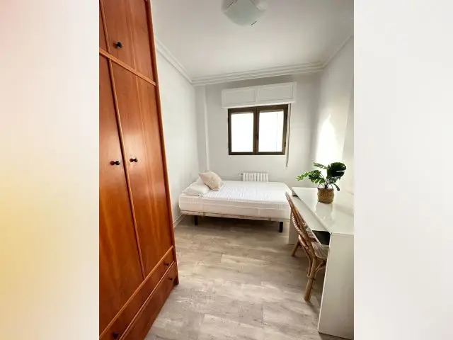 Habitacion en Pamplona para Estudiantes y Jovenes Profesionales