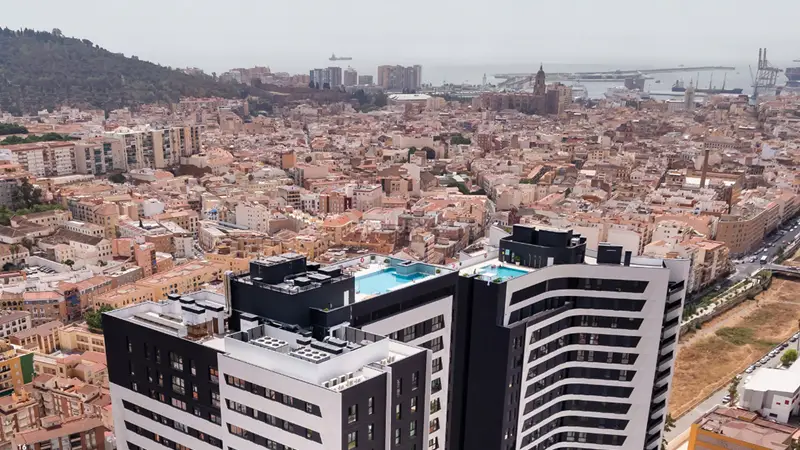 Ático de Lujo en Málaga: Vistas Panorámicas y  Piscina en la Terraza