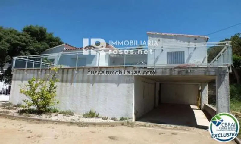 Villa en venta en Roses 3 habitaciones 2 baños piscina