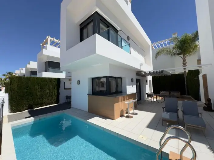 Villa 3 Dormitorios en Venta