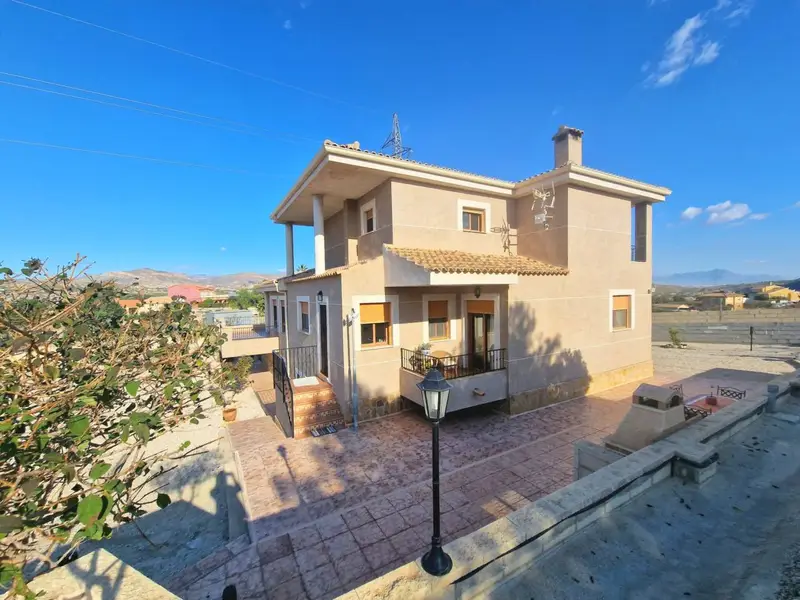 Chalet en Rebolledo con Terraza y Vistas a la Montana
