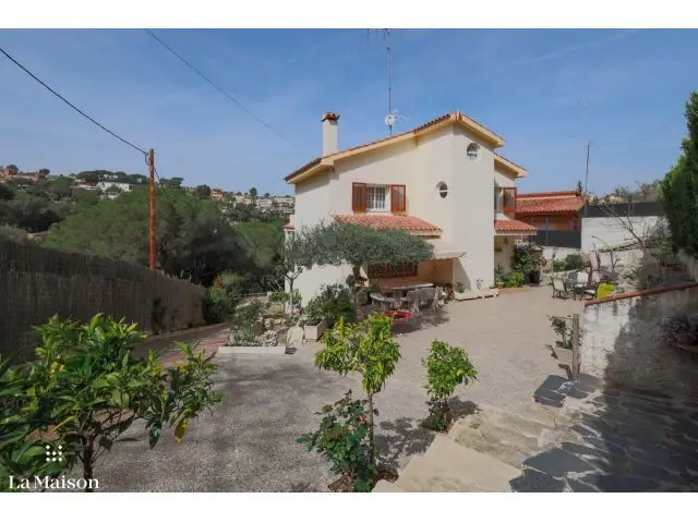 Casa en Venta Argentona Barcelona 181m2 4 habitaciones Jardin Barbacoa