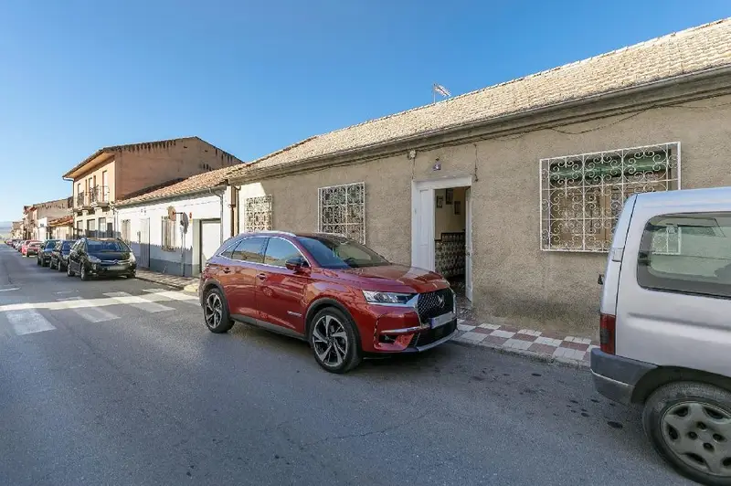 Venta Casa con Chimenea en Albolote - 4 Dormitorios - Patio - Ref 45109