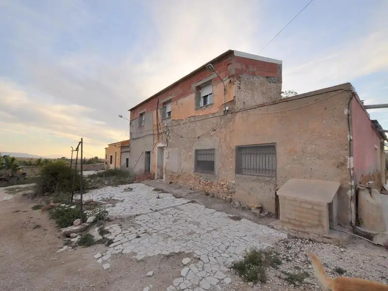 Casa de Campo en Pinoso a Reformar 3 Dormitorios 2 Baños