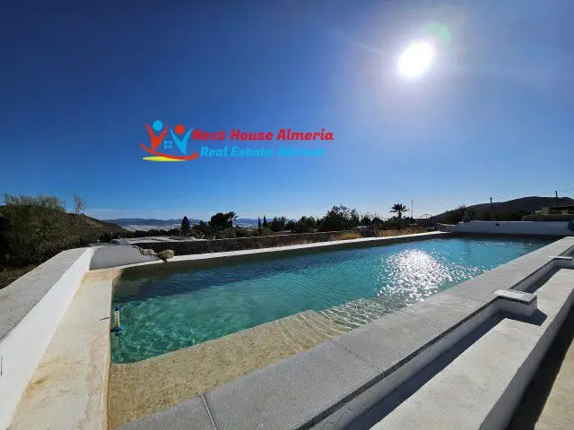Venta Casa Rural de Lujo en Nijar con Piscina y Apartamento