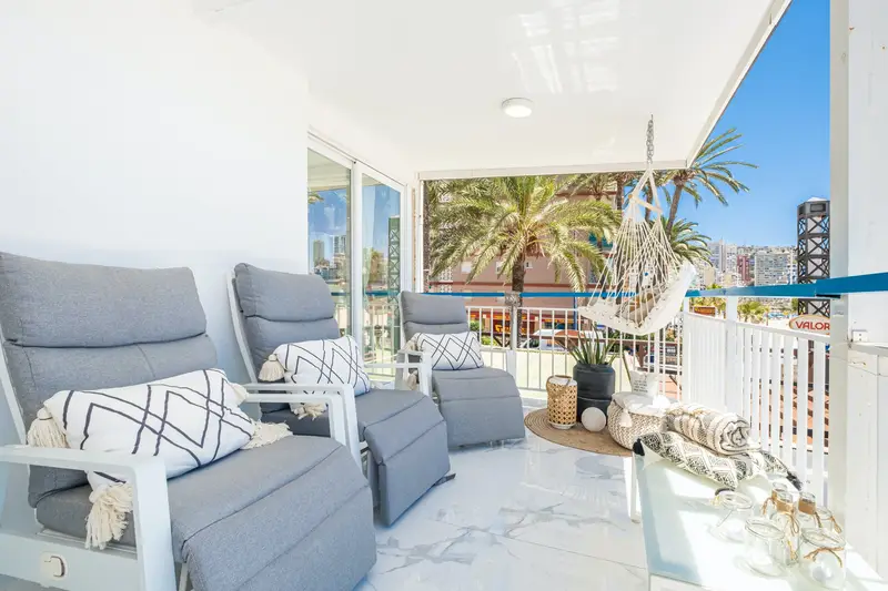 Apartamento 2 Dormitorios Benidorm Playa Levante Vistas al Mar