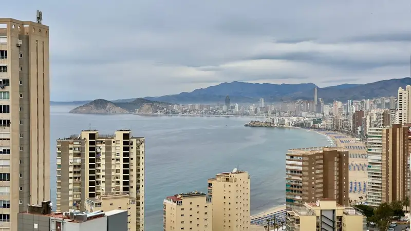 Apartamento Benidorm Vistas al Mar Lujo Piscina Sauna
