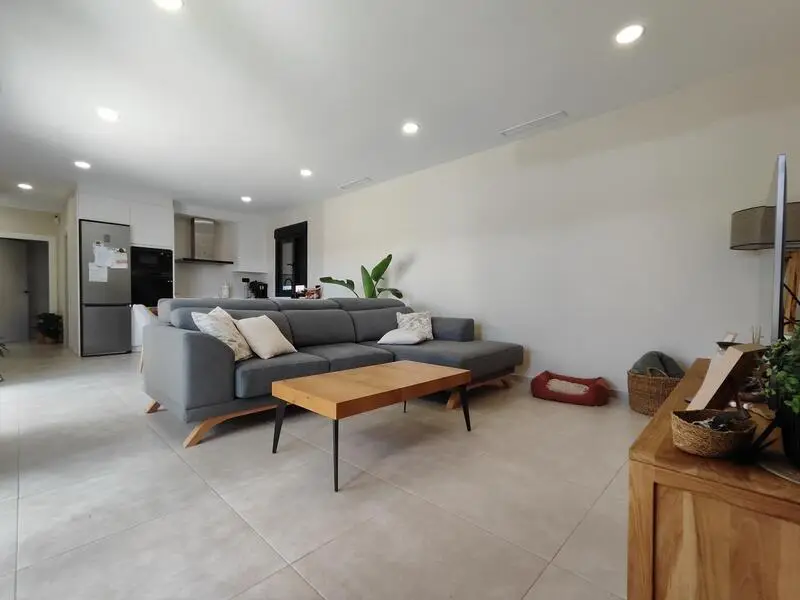 Villa 3 Dormitorios Pinoso Piscina Nueva