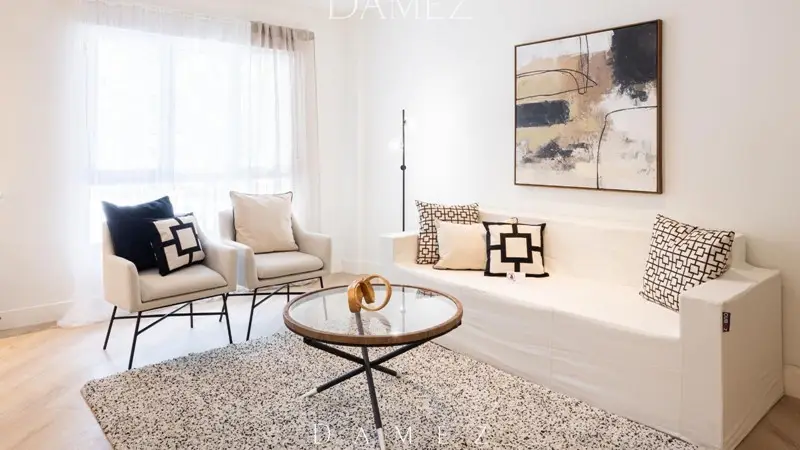 Piso en Madrid: Elegancia Contemporanea y Comodidad