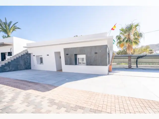 Apartamento 2 Dormitorios Almería Nómadas Digitales Playa WiFi Terraza