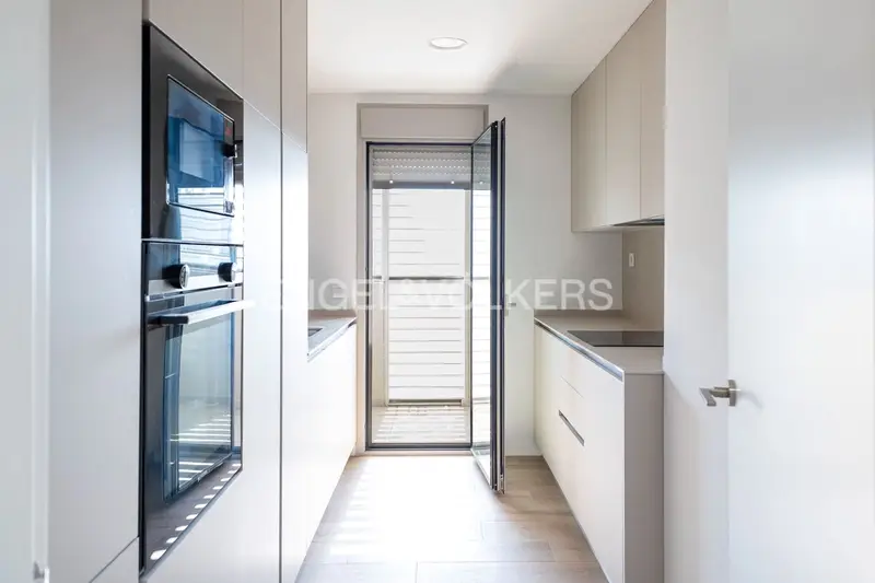 Ático en Valdebebas Madrid: Lujo, Terrazas y Servicios