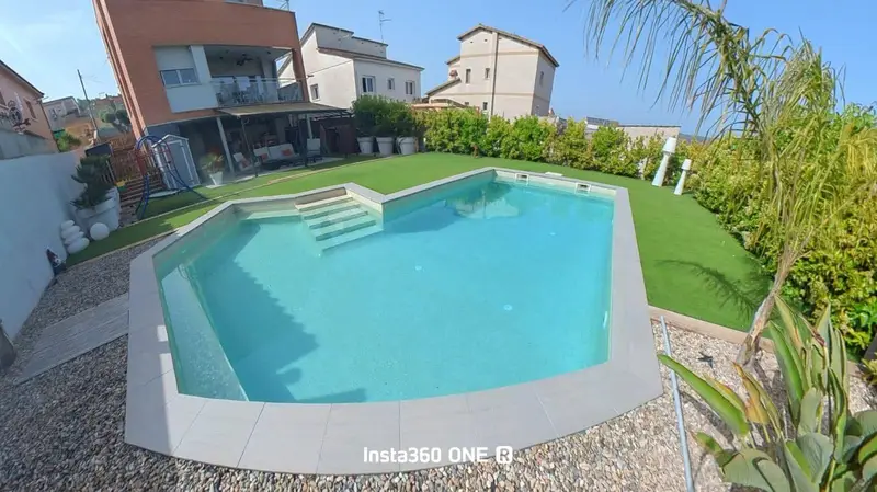 Chalet de Lujo en El Vendrell con Piscina y Gimnasio