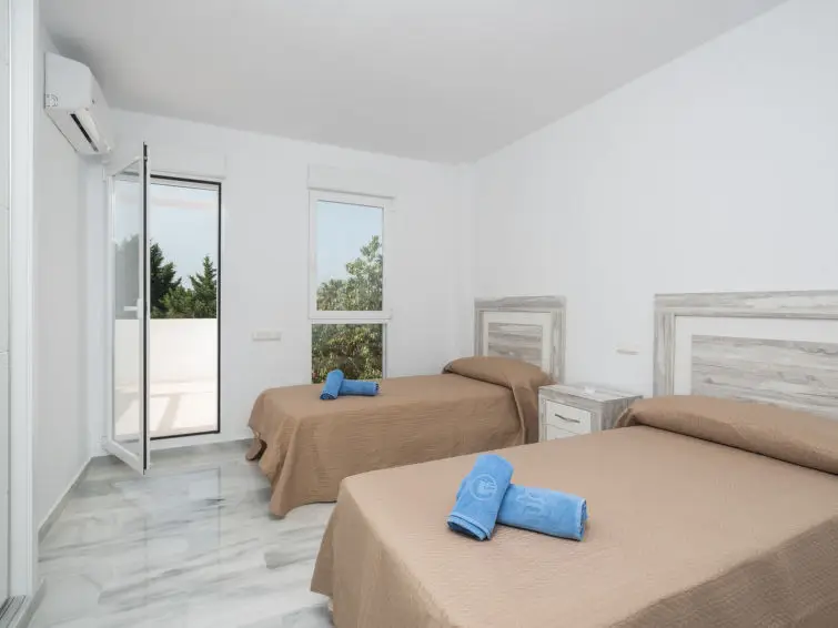 Casa Villa 4 Dormitorios Alquiler Estepona