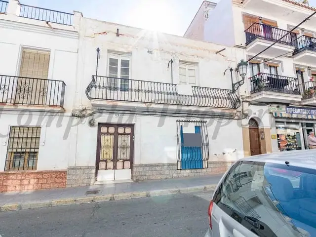 Casa de 6 Dormitorios en Venta en Nerja