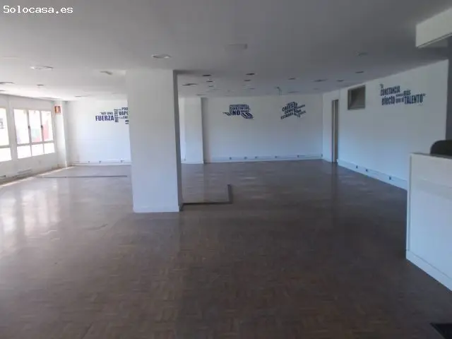 Oficina en Alquiler Elche de la Sierra Alicante 210m2