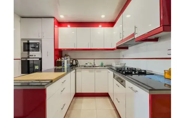Alquiler de habitaciones en piso amueblado en Avinguda Meridiana