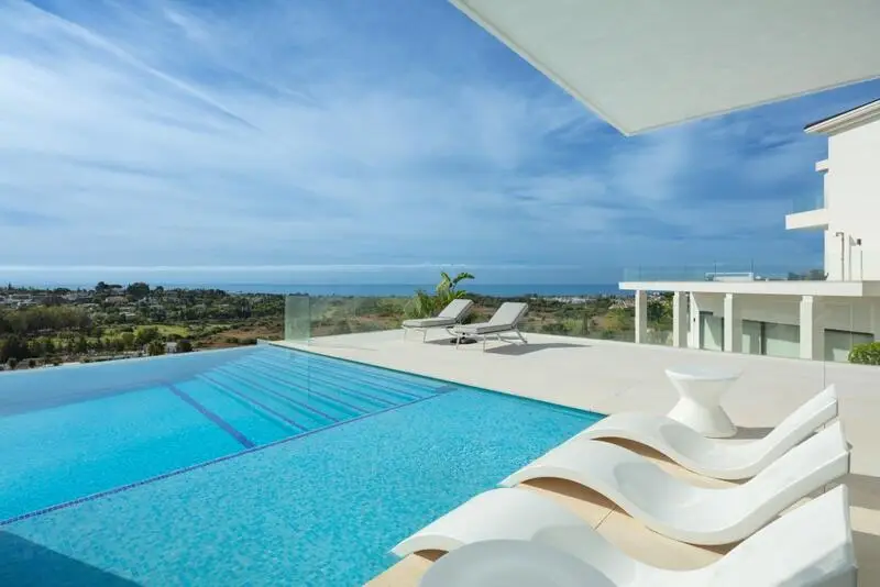 Villa de Lujo Contemporanea en El Paraiso Estepona