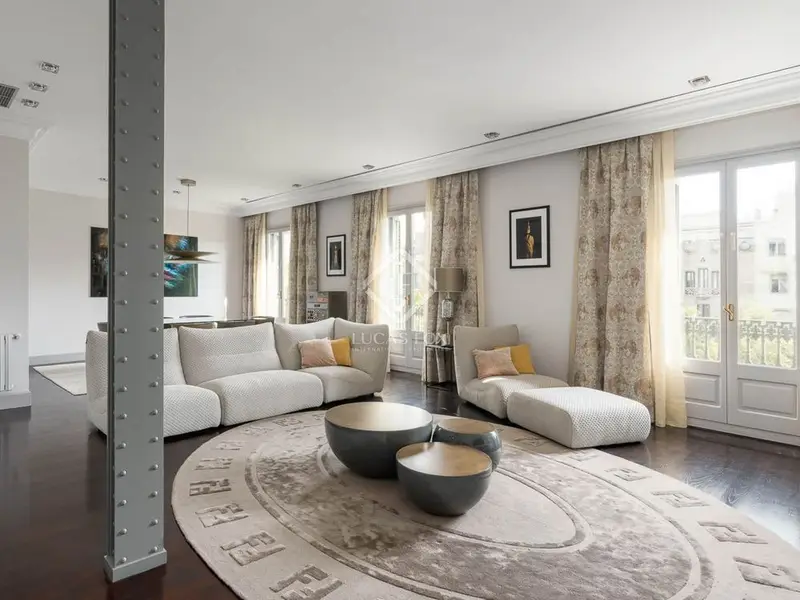 Apartamento 211m2 3 Dormitorios Eixample Derecho Barcelona